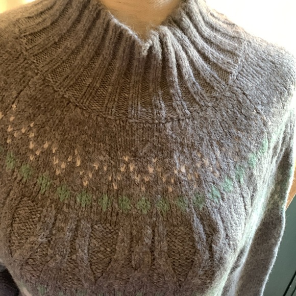 Artelier Nicole Miller Fate aisle cable sweater. - Picture 2 of 14